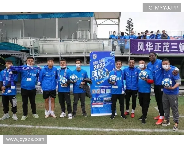 武汉三镇鏖战赛场激烈对决展现球队韧性引爆球迷无限激情